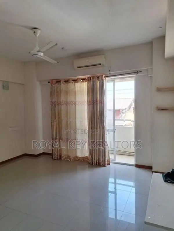 Regent Residence 04 Bedroom Unfurnished Apartment for Sale