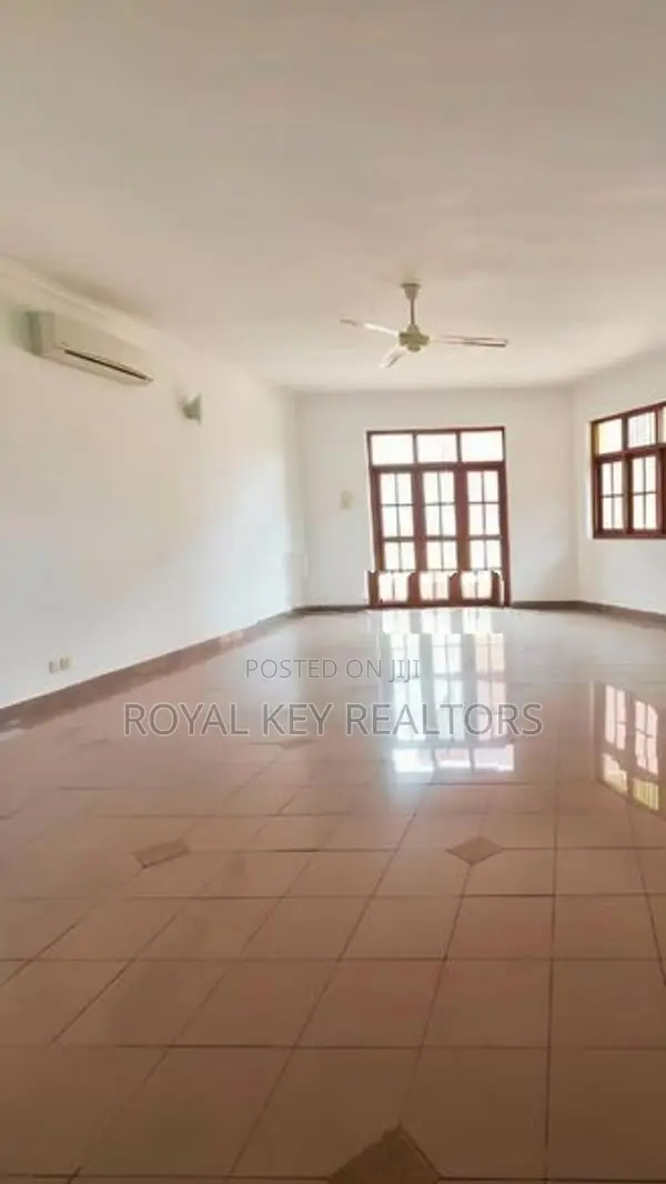 04 Bedroom Unfurnished House for Sale in Rajagiriya