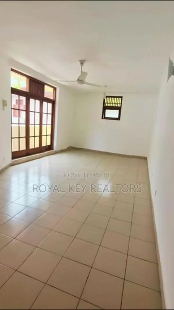 04 Bedroom Unfurnished House for Sale in Rajagiriya