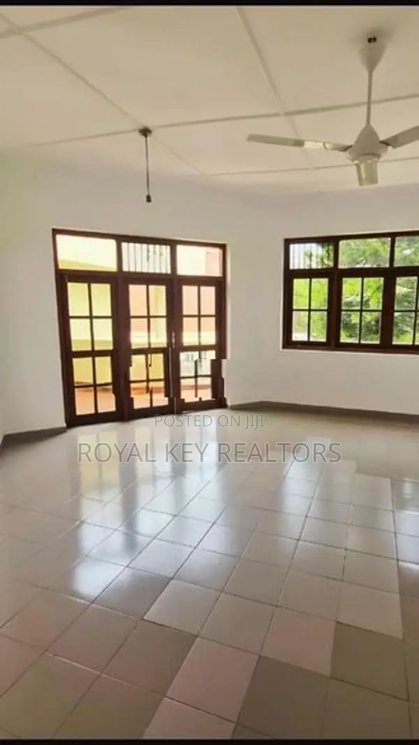 04 Bedroom Unfurnished House for Sale in Rajagiriya