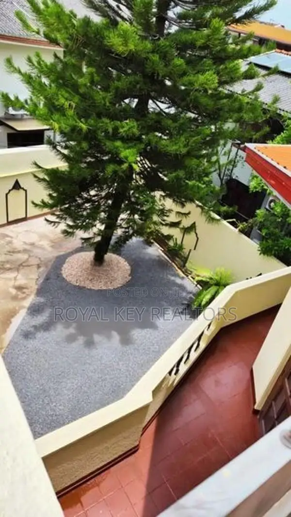 04 Bedroom Unfurnished House for Sale in Rajagiriya