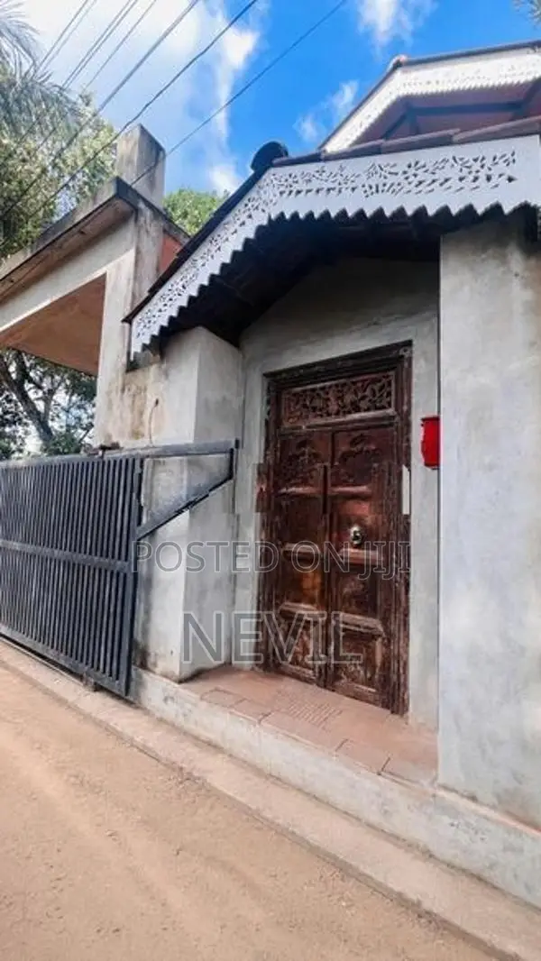 Modern Architecture With Colonial Elegance House Sale - Panadura