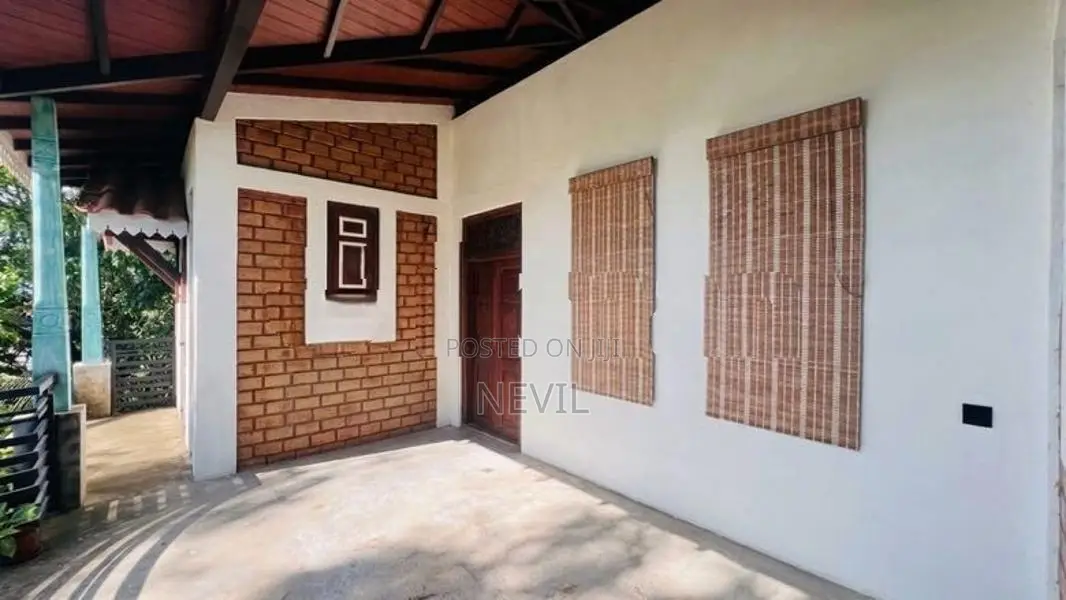 Modern Architecture With Colonial Elegance House Sale - Panadura
