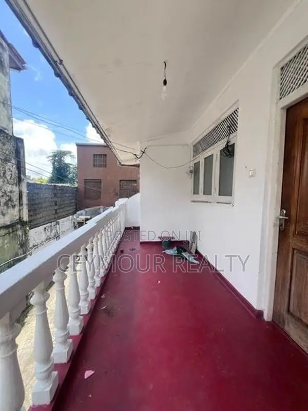 1st Floor House Nugegoda High Level Road Rent