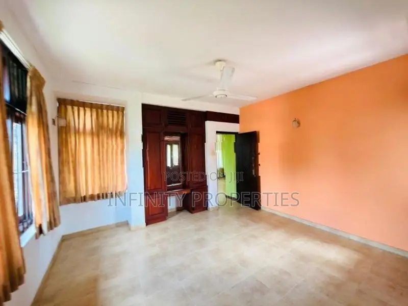 (AF985) 03 Story House With 7.78 P Sale At Udahamulla Nugegoda