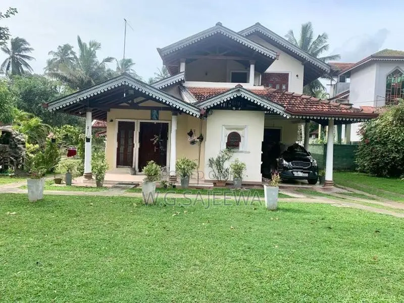 Main road facing 5Bedroom house for sale in Kandawala ,Negombo