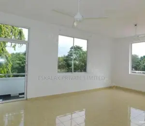 4 Story House For Sale in Colombo 5 - EH249