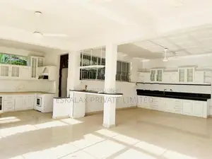 4 Story House For Sale in Colombo 5 - EH249