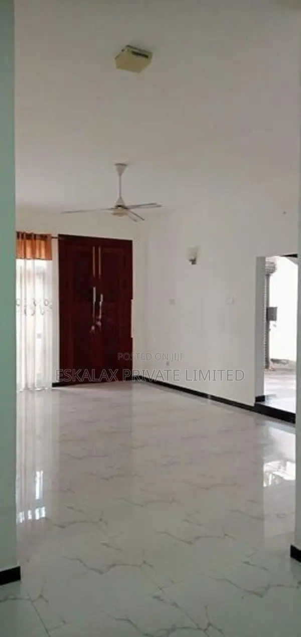 2 Story - 5 rooms House for Sale in Kalubowila, Dehiwala EH313