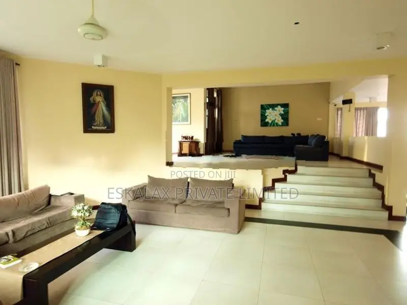 3 Story House for Sale in Colombo 13 (Kotahena) EH344