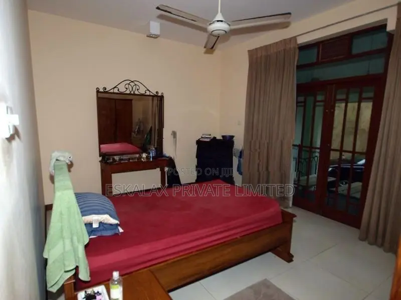 3 Story House for Sale in Colombo 13 (Kotahena) EH344