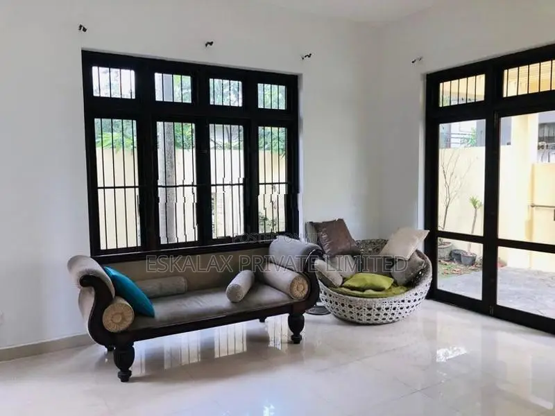 Modern 5 Bedroom House for Sale in Malabe - EH347