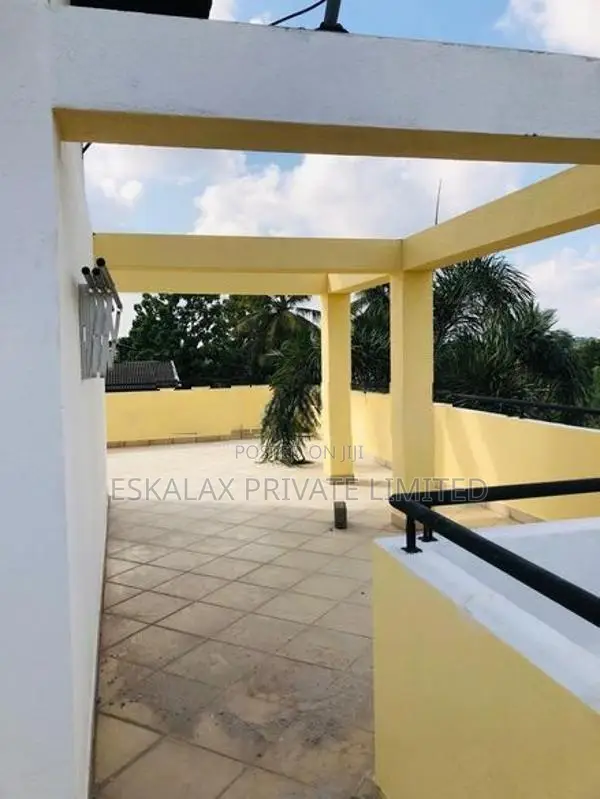 Modern 5 Bedroom House for Sale in Malabe - EH347