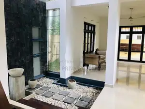 Modern 5 Bedroom House for Sale in Malabe - EH347