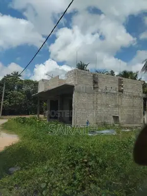 අඩක් නිමකළ වටිනා දෙමහල් නිවසක් කොට්ටාවෙන්