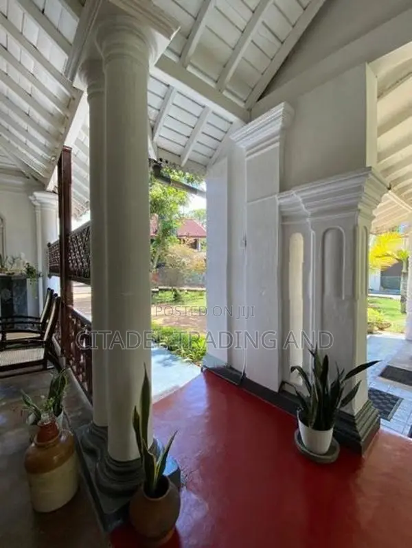 Single Story Old House For Sale in Wadduwa - CH1787