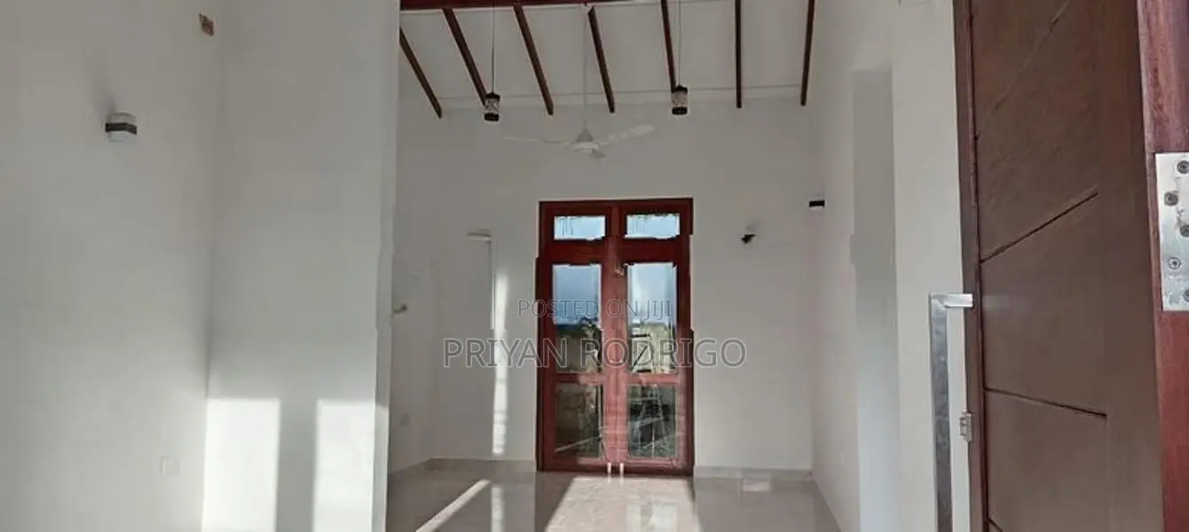 Athurugiriya 3 BR New modern Single story house of 7 Perch Land for Sa