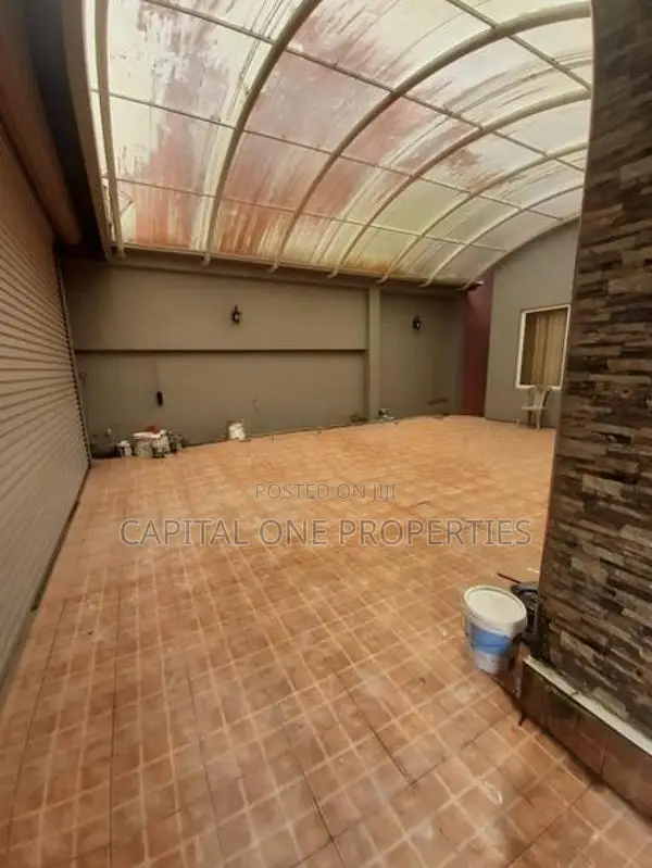 Luxury House For Rent In Thalawathugoda