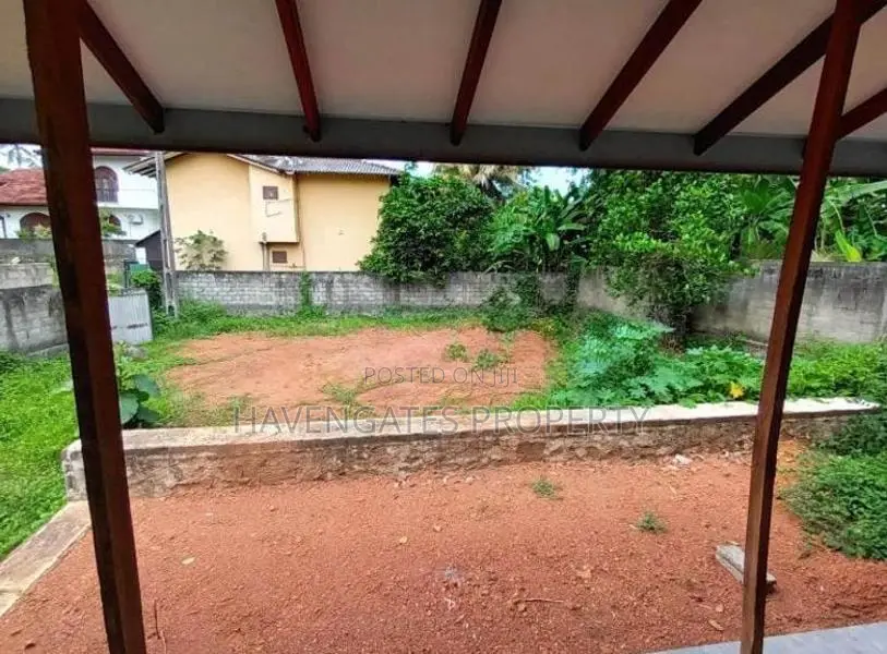 single storey house sale Ja ela - 17 perches