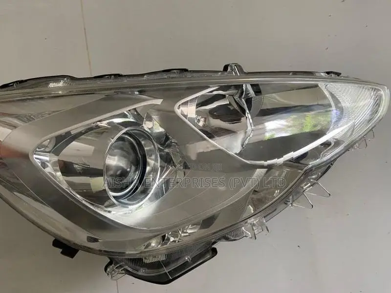 Toyota Aqua X Urban Head Light