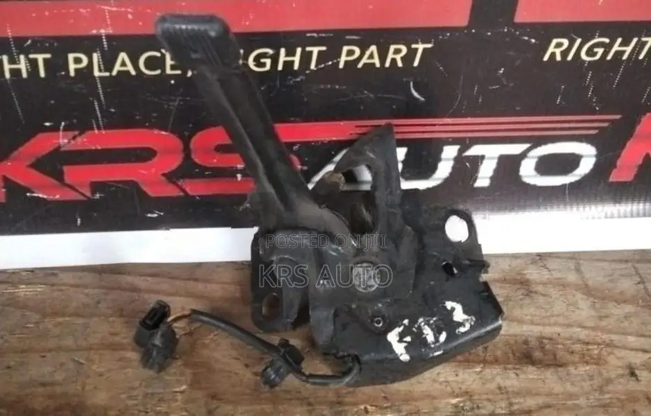 Honda civic FD1 / FD 3 Bonnet Lock