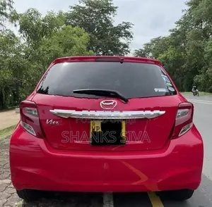 Toyota Vitz 2015
