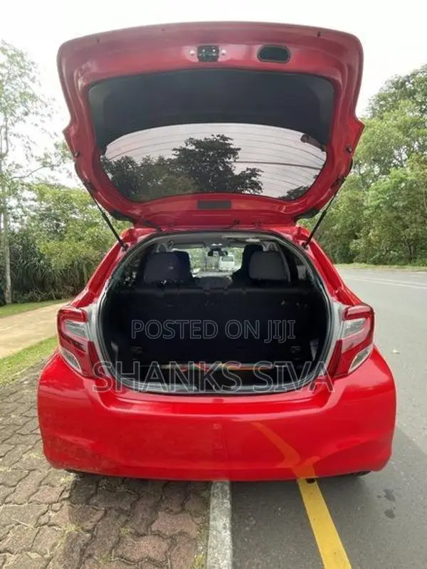 Toyota Vitz 2015