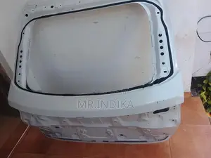 Honda vezel rv 5 dicky door panel