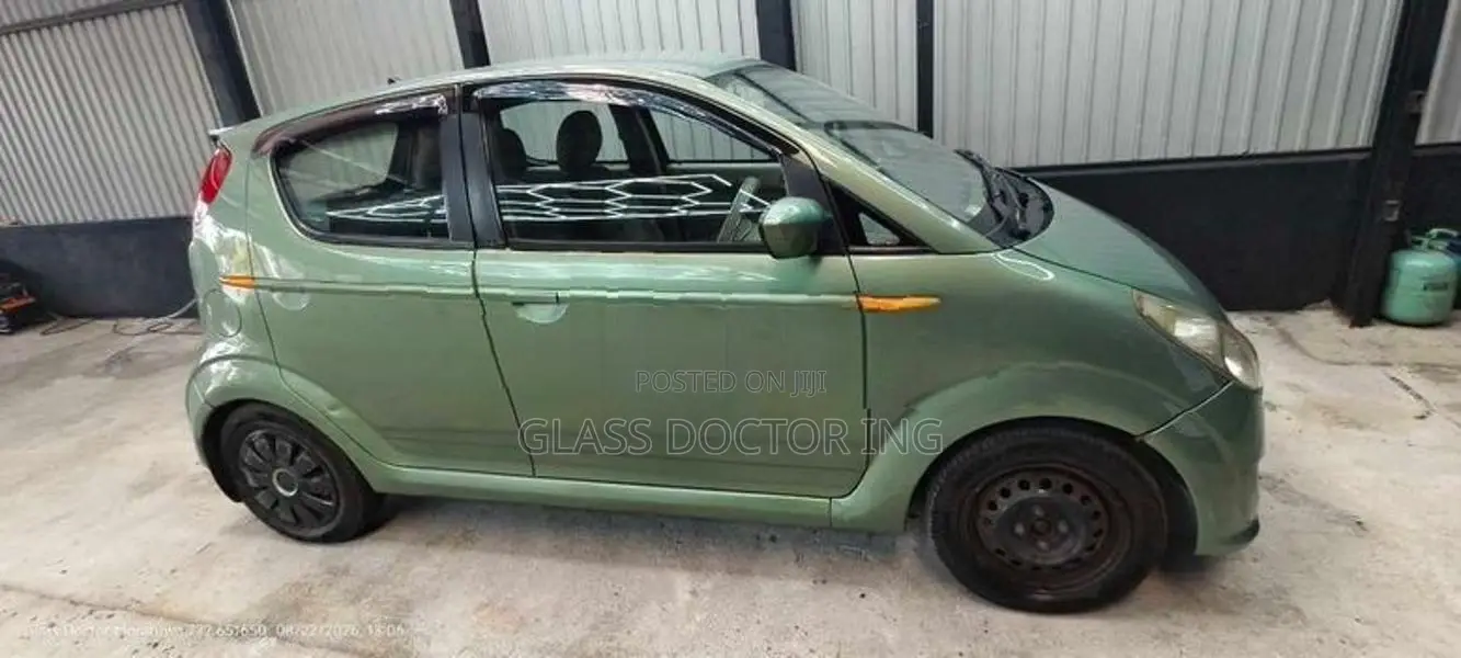 Subaru R2 2004