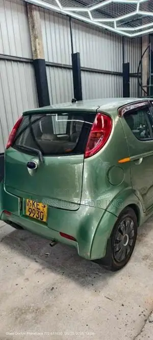 Subaru R2 2004