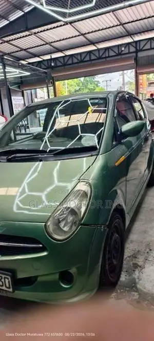 Subaru R2 2004