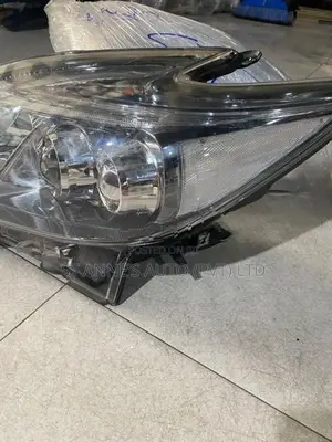 toyota prius head light (upper led)