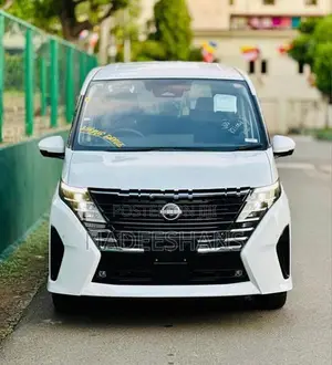 Nissan Serena V GRADE HYBRID ELE 2025