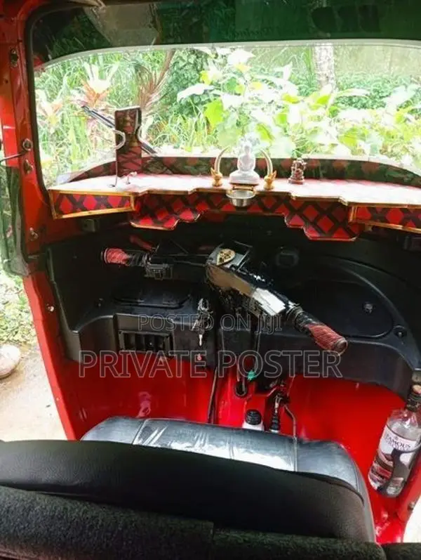 Bajaj RE Three Wheeler 2015