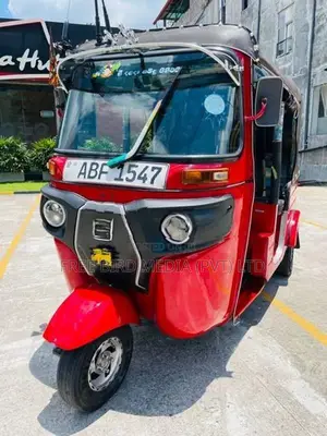 Bajaj RE 2016