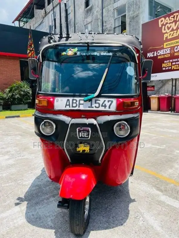 Bajaj RE 2016