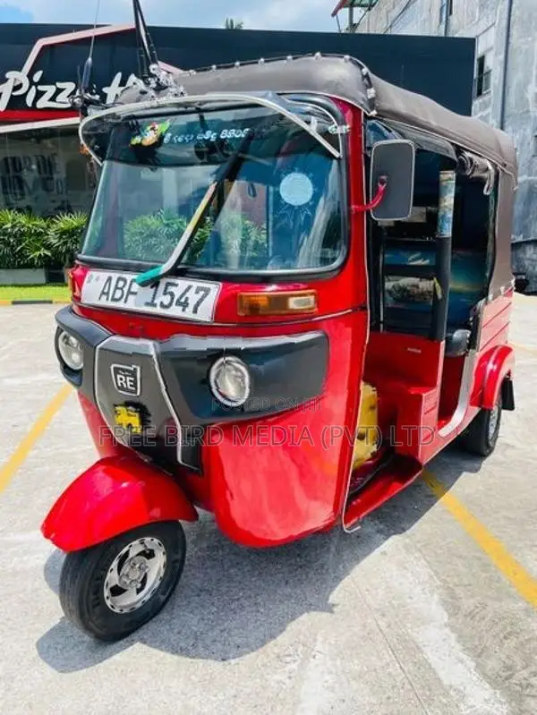 Bajaj RE 2016