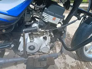 Bajaj CT100 2025