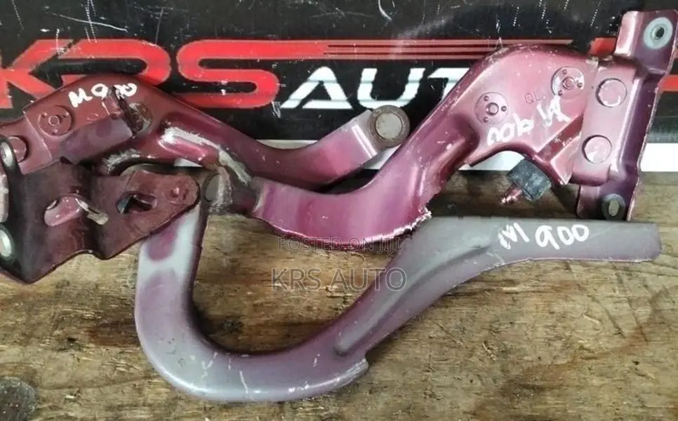 Toyota Roomy M 900 Bonnet Hinges