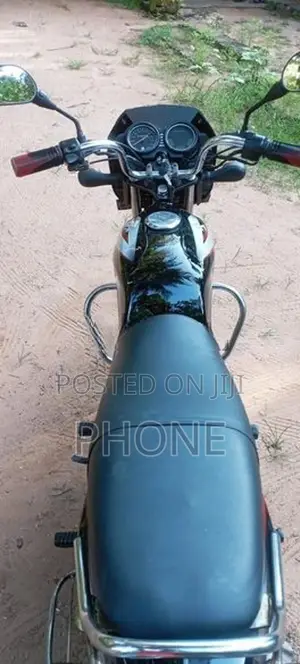 Bajaj CT100 2015