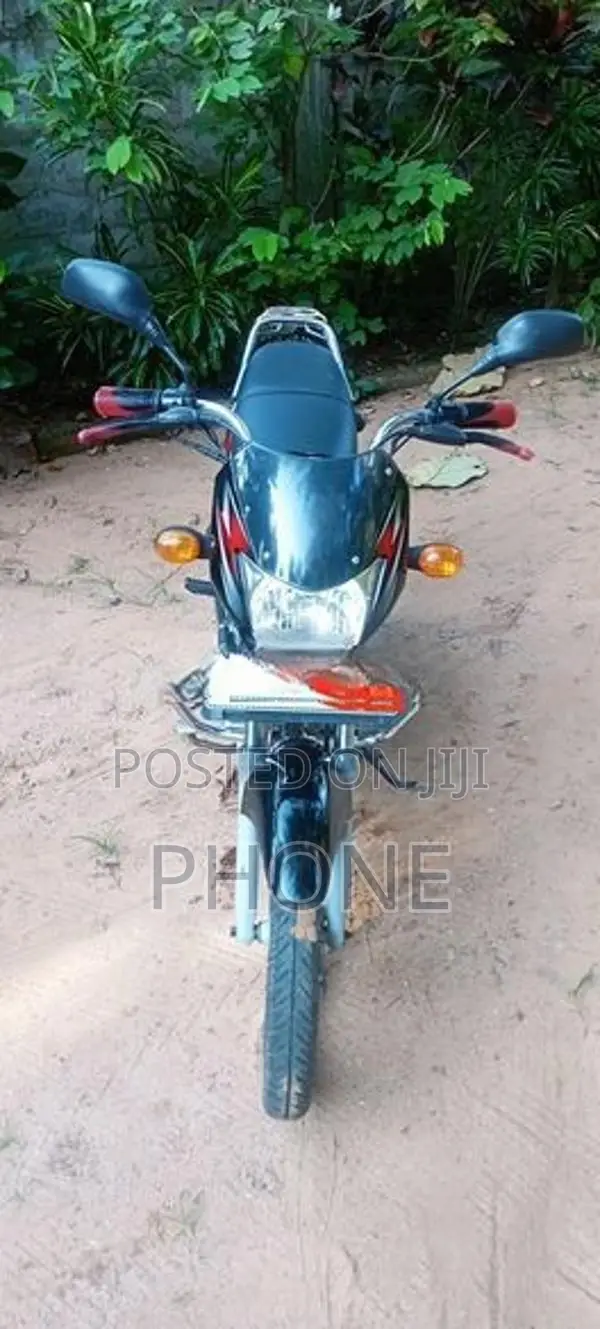 Bajaj CT100 2015