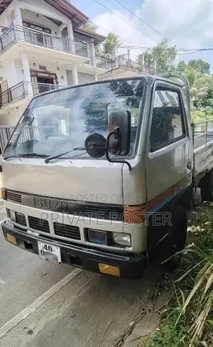 Isuzu Elf Lorry 1985