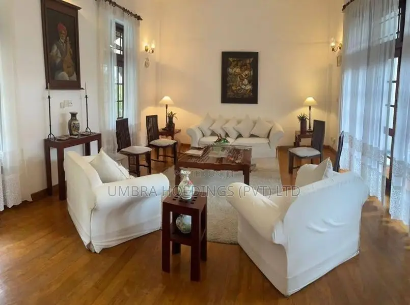 Luxury House With Pool Rent In Battaramulla- 550U