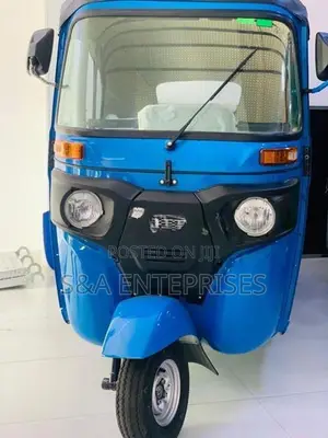 Bajaj RE threeweel 2026