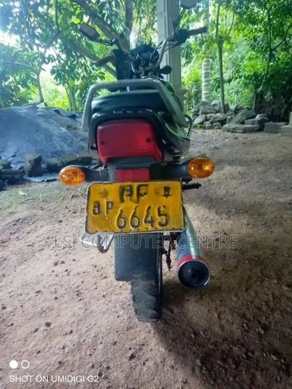 Bajaj CT100 Motor Bike 2005