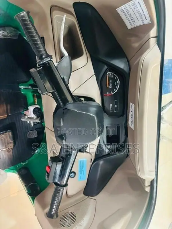 Bajaj RE threeweel new 2026