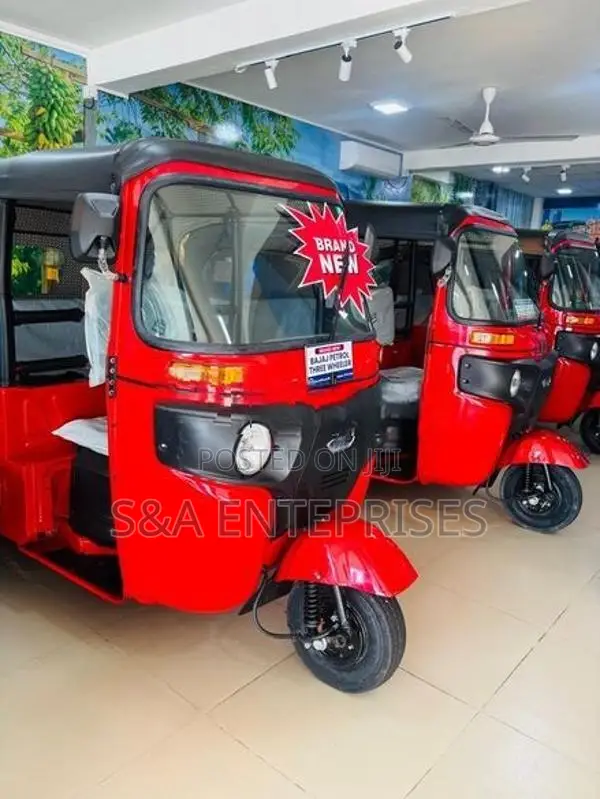 Bajaj RE threeweel new 2026