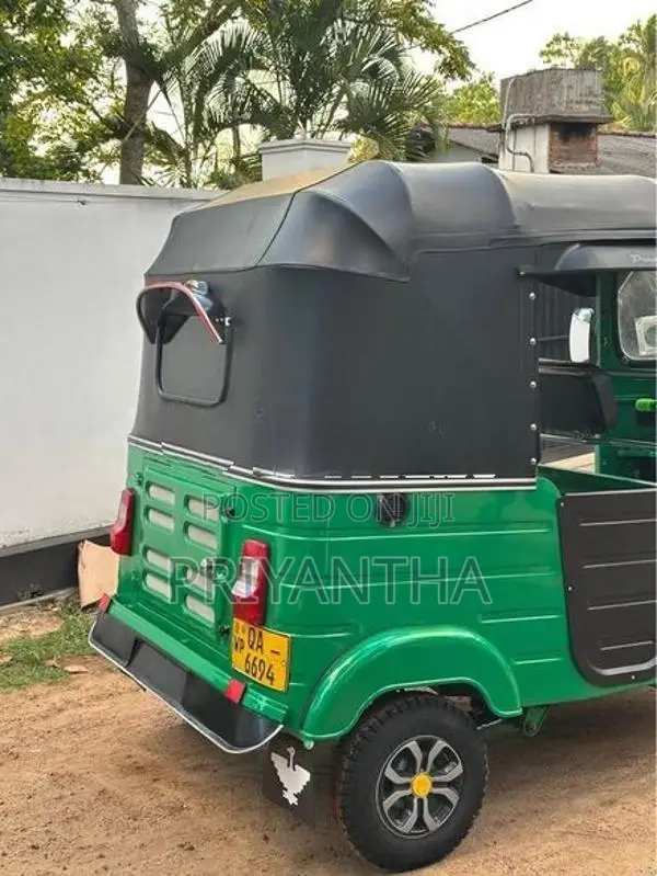Bajaj RE 2005