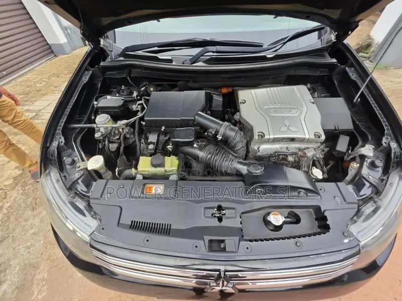 Mitsubishi Outlander 2013