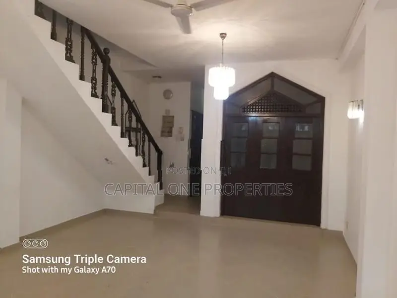 Staff Accomodation For Rent Opp. Havelock City Colombo 5 - 2255U